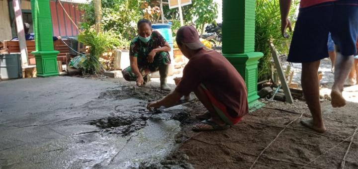  Kemajuan 90 Persen, Satgas TMMD Bojonegoro Kerjakan Rabat Lantai Teras Aladin